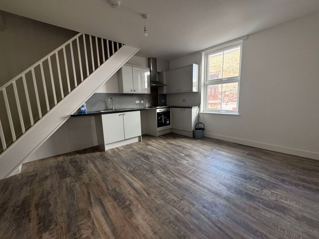 Property photo 3 of 9 Photo 3