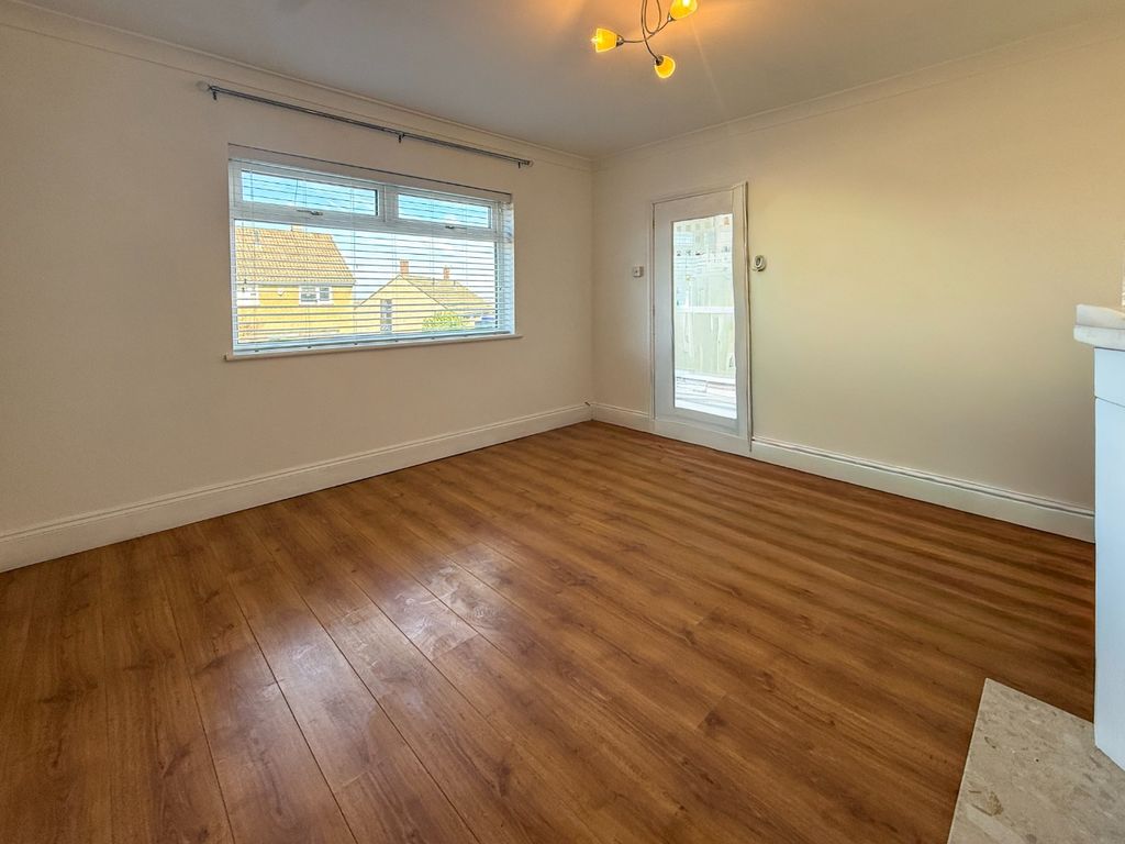 Property photo 3 of 17 4829483