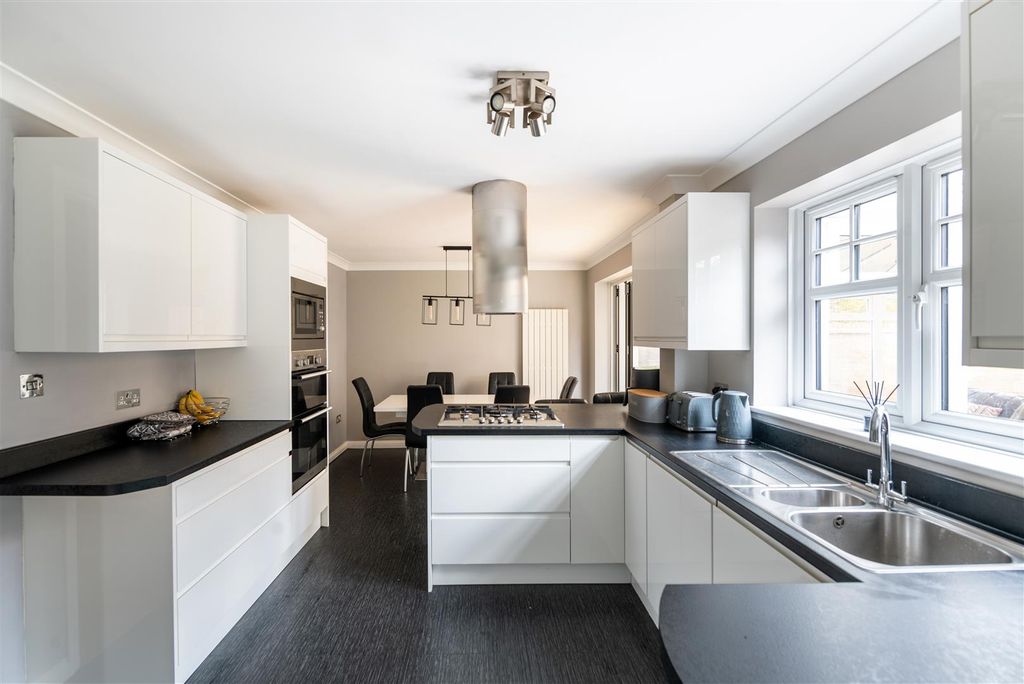 Property photo 3 of 18 16 Cloverfields Internals-13.Jpg