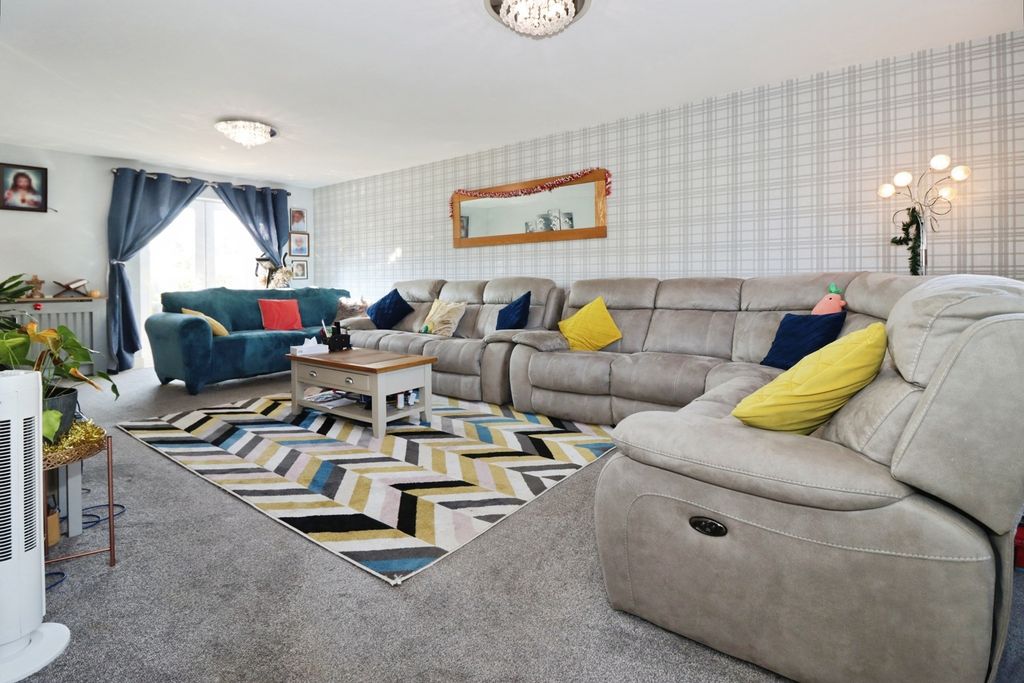 Property photo 2 of 20 Pbox-Img.Jpg