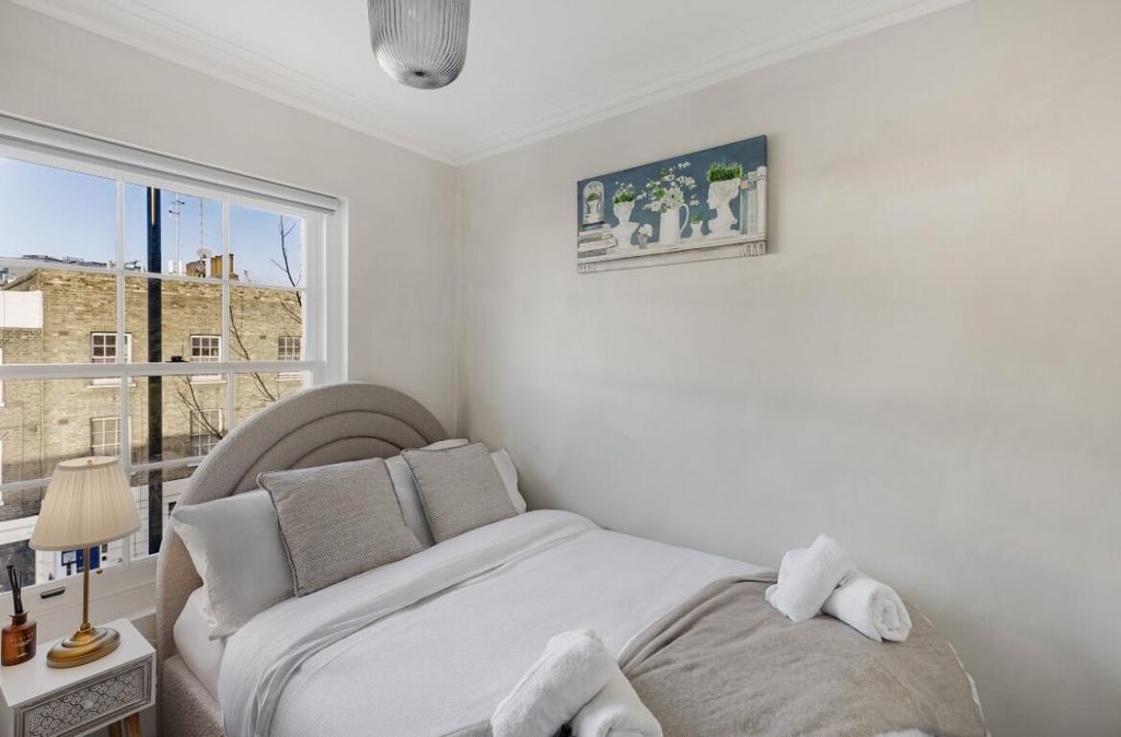 Property photo 3 of 5 Bedroom