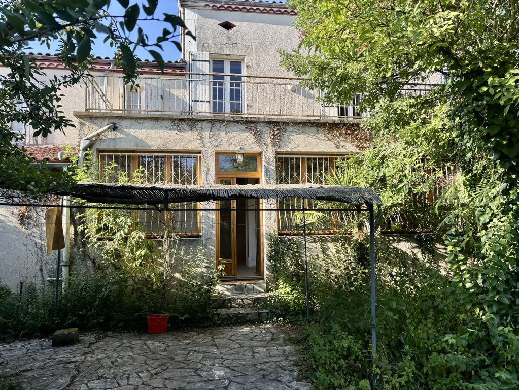 Property photo 1 of 16 Main Exterior View