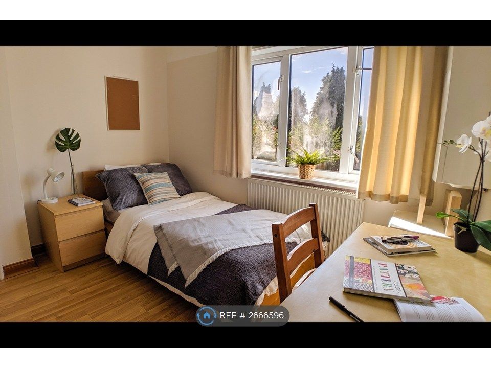 Property photo 3 of 4 Bedroom 3