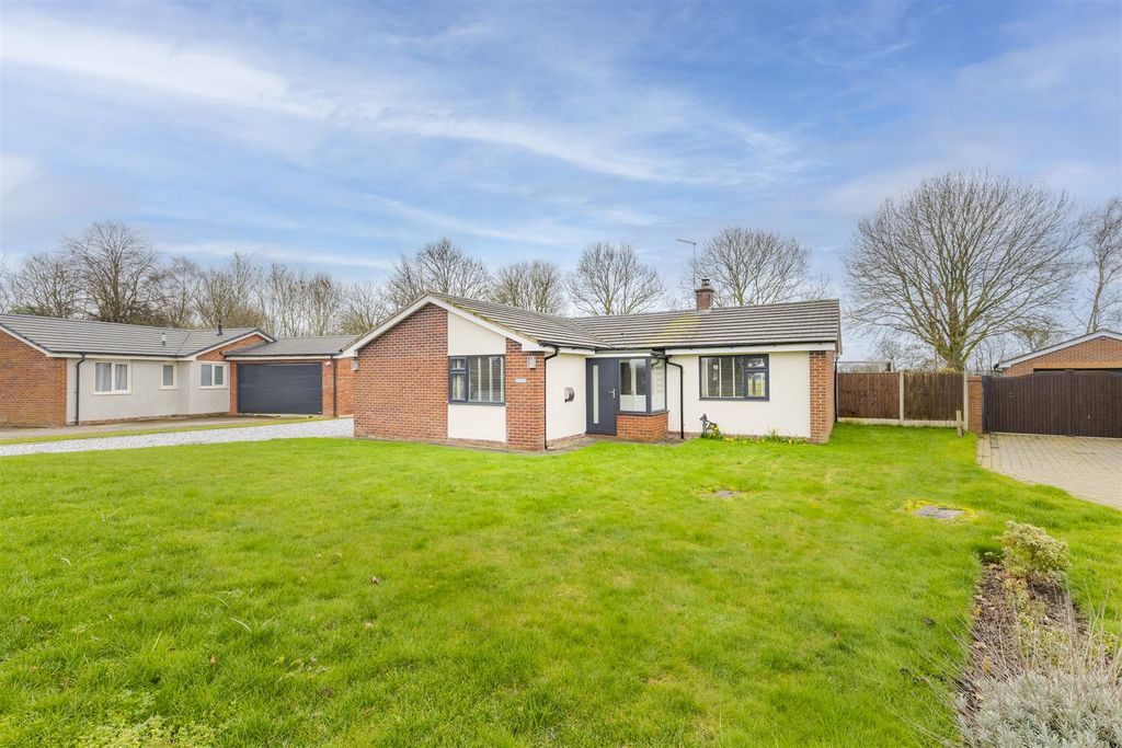 Property photo 1 of 36 7Orchardcrescent-1.Jpg