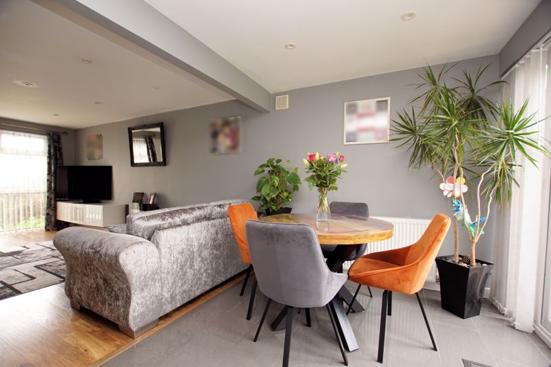 Property photo 3 of 18 Dining Area