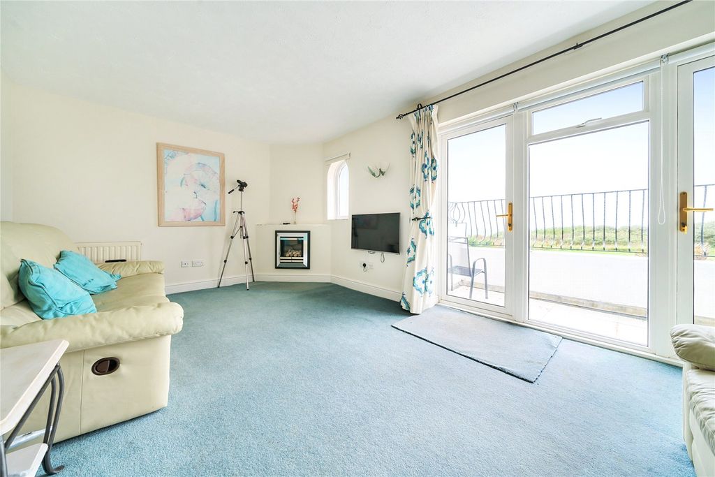 Property photo 3 of 20 Picture No. 04