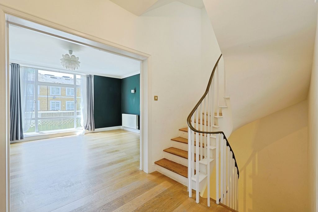 Property photo 3 of 19 Internal View