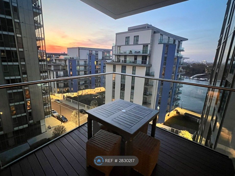 Property photo 1 of 25 Stunning Day And Night-Time Views