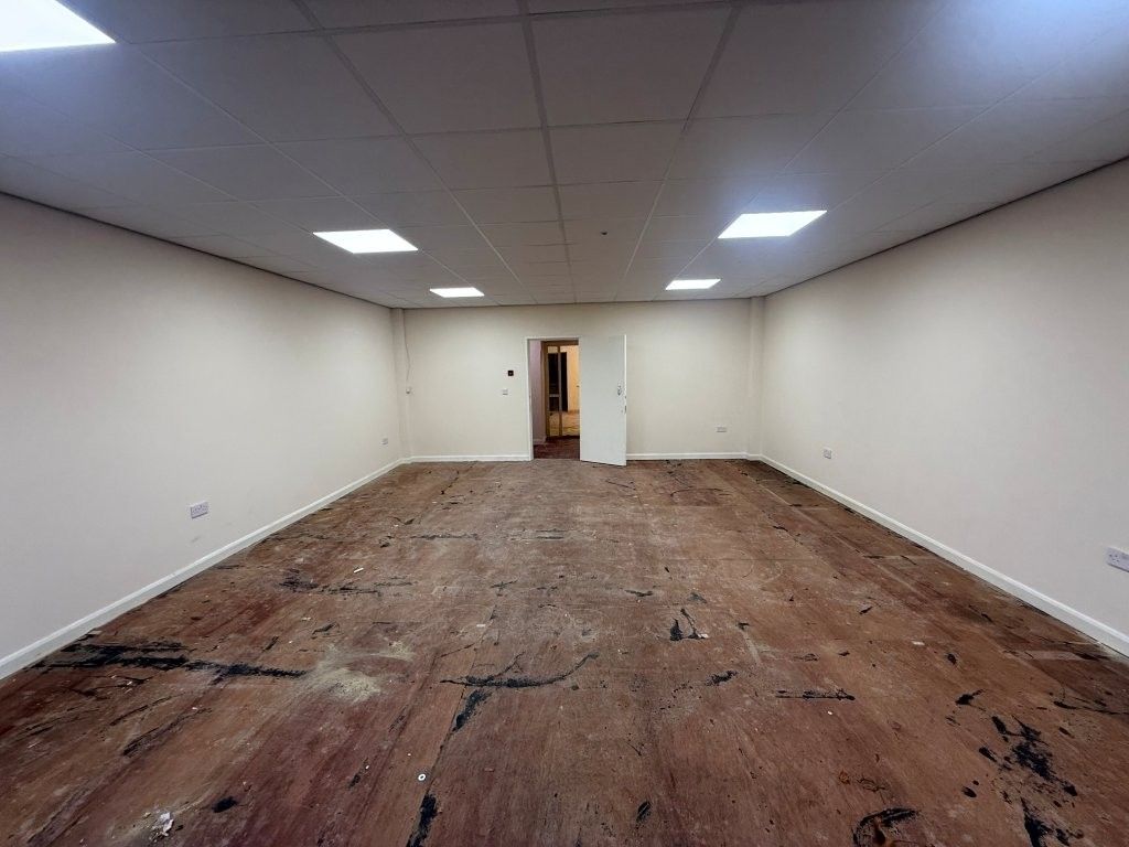 Property photo 2 of 8