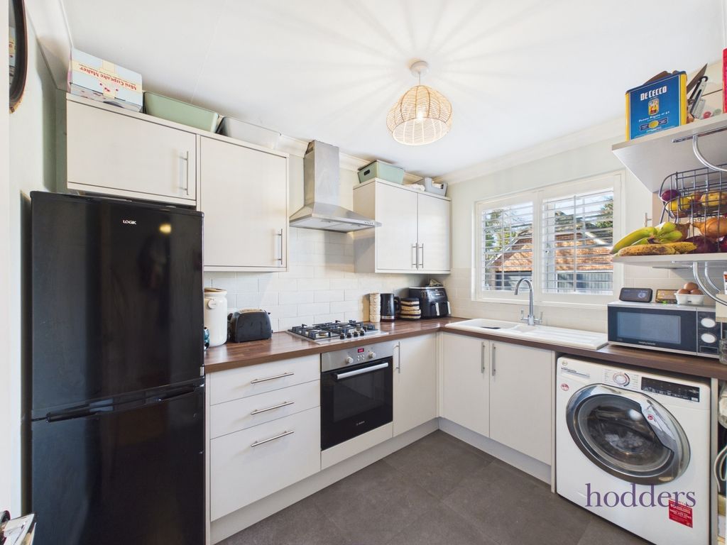 Property photo 3 of 16 Picture No. 12