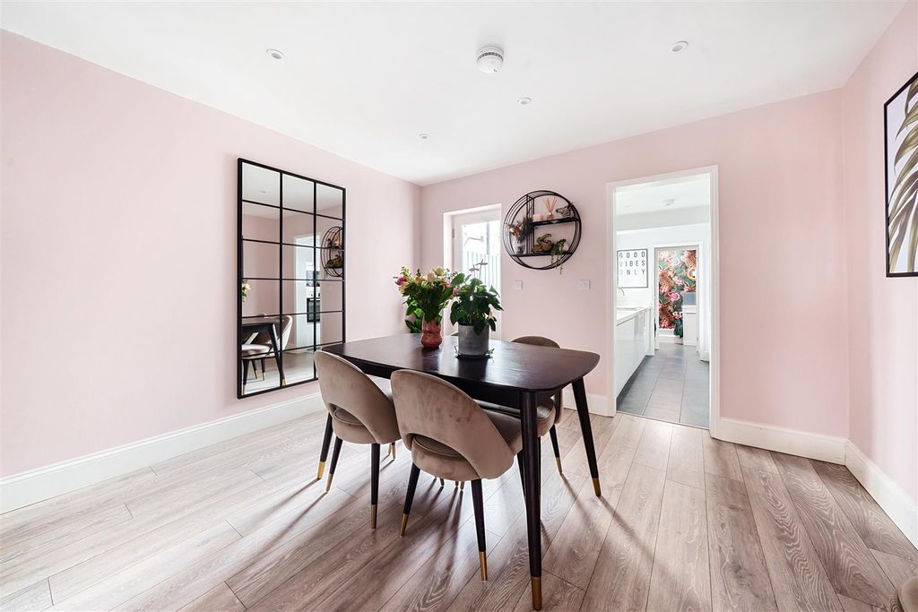 Property photo 3 of 8 Souldern Street - Dining Room (2).Jpg