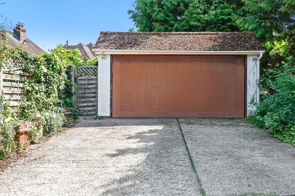 Property photo 2 of 16 Picture No. 23