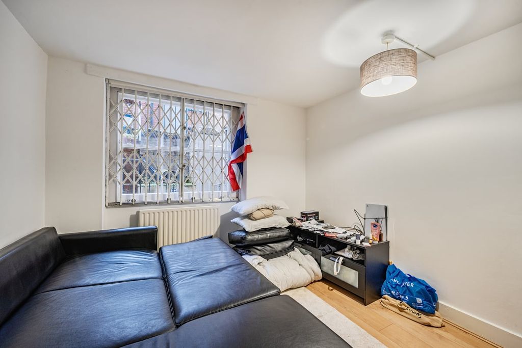 Property photo 3 of 9