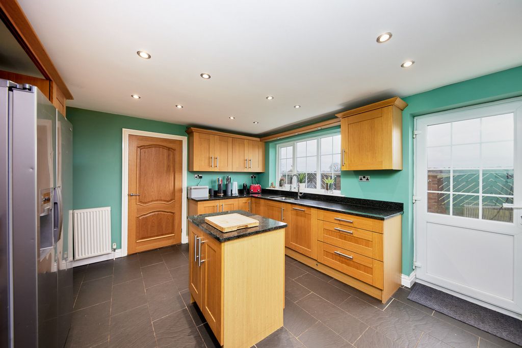 Property photo 1 of 35