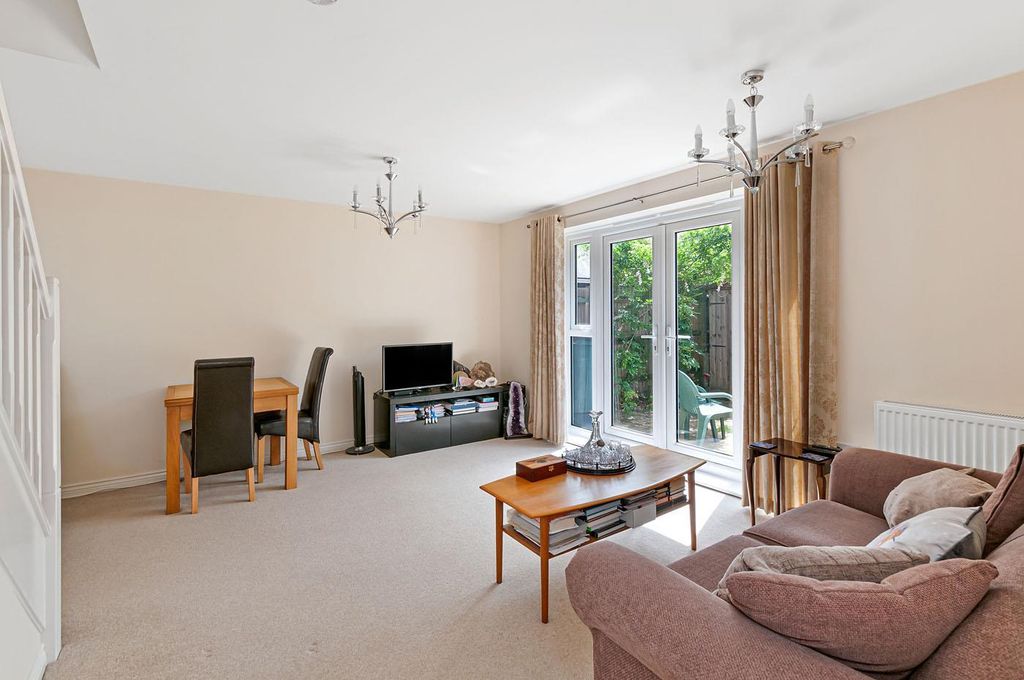 Property photo 2 of 9 Queen Street 2.Jpg