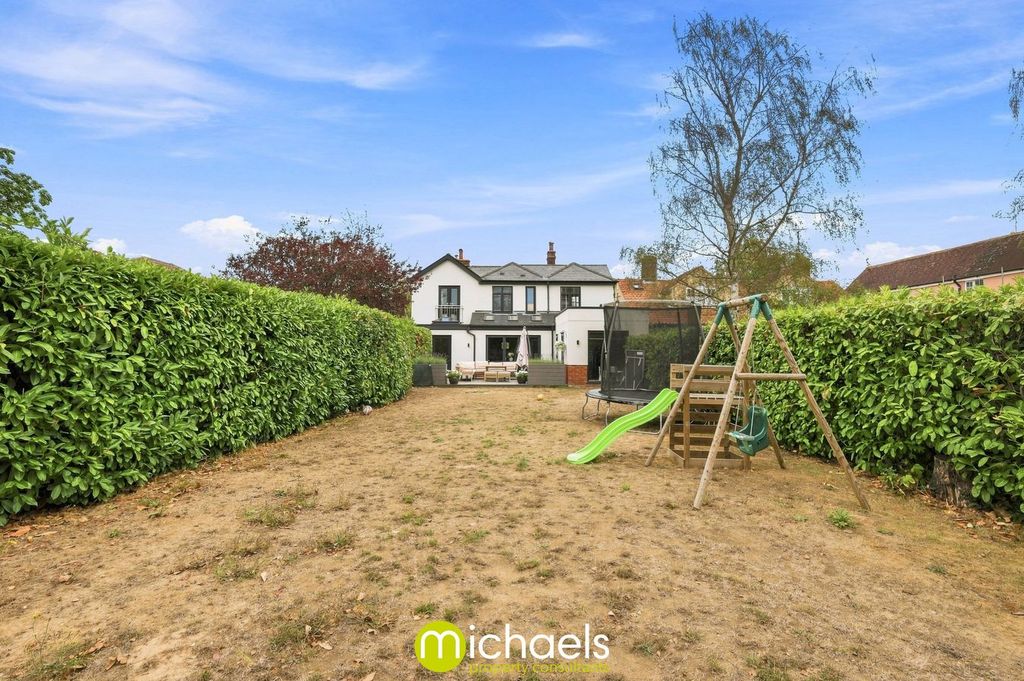 Property photo 2 of 47