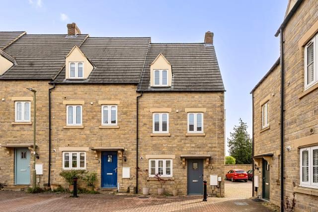 Property photo 1 of 21 External View