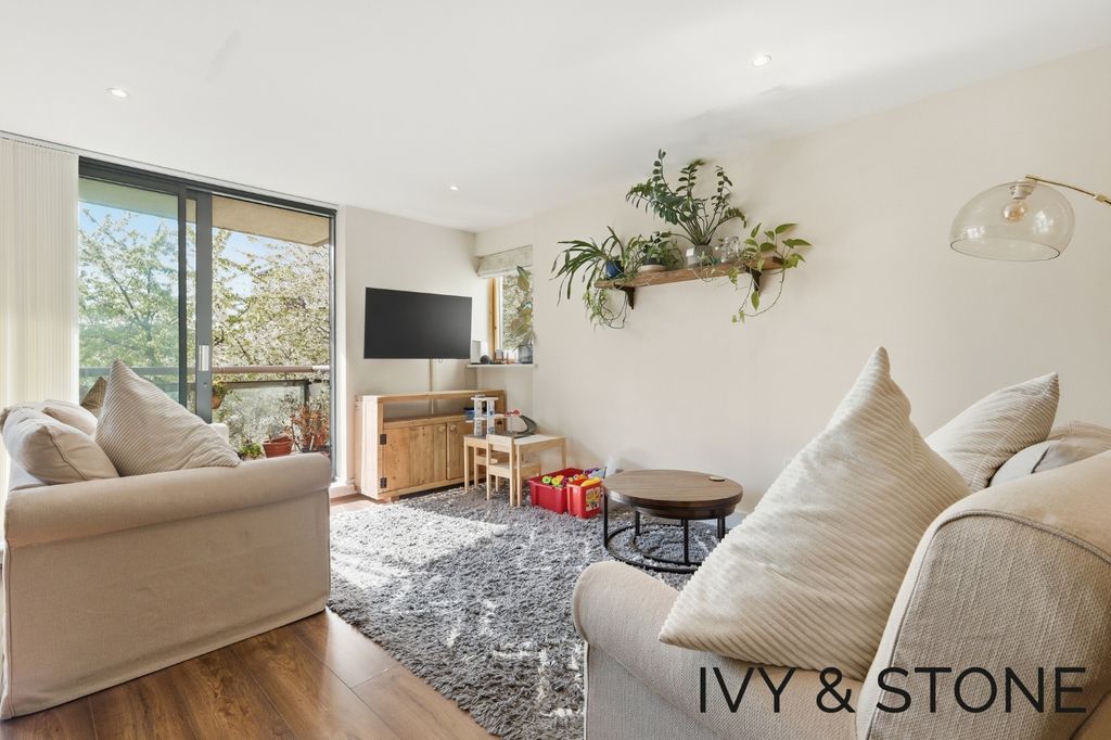 Property photo 1 of 14 4875290