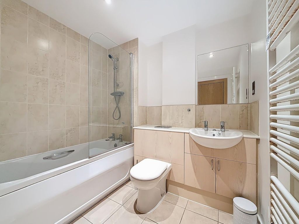 Property photo 2 of 20 Family Bathroom