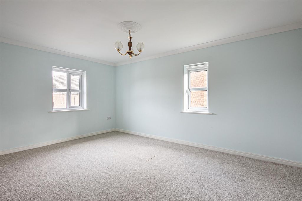 Property photo 2 of 12 Sitting Room