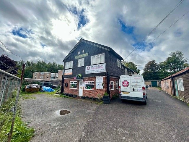 Property photo 1 of 8 Photo 13