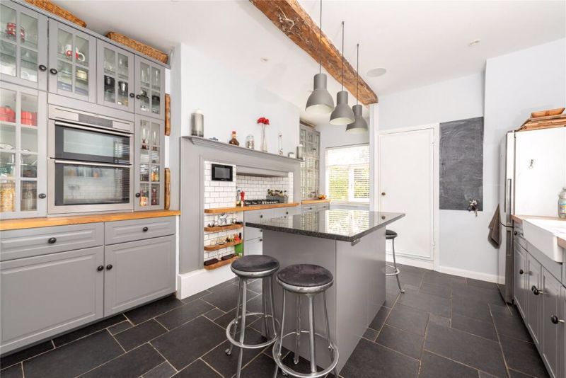 Property photo 2 of 33 Kitchen/Breakfast Room