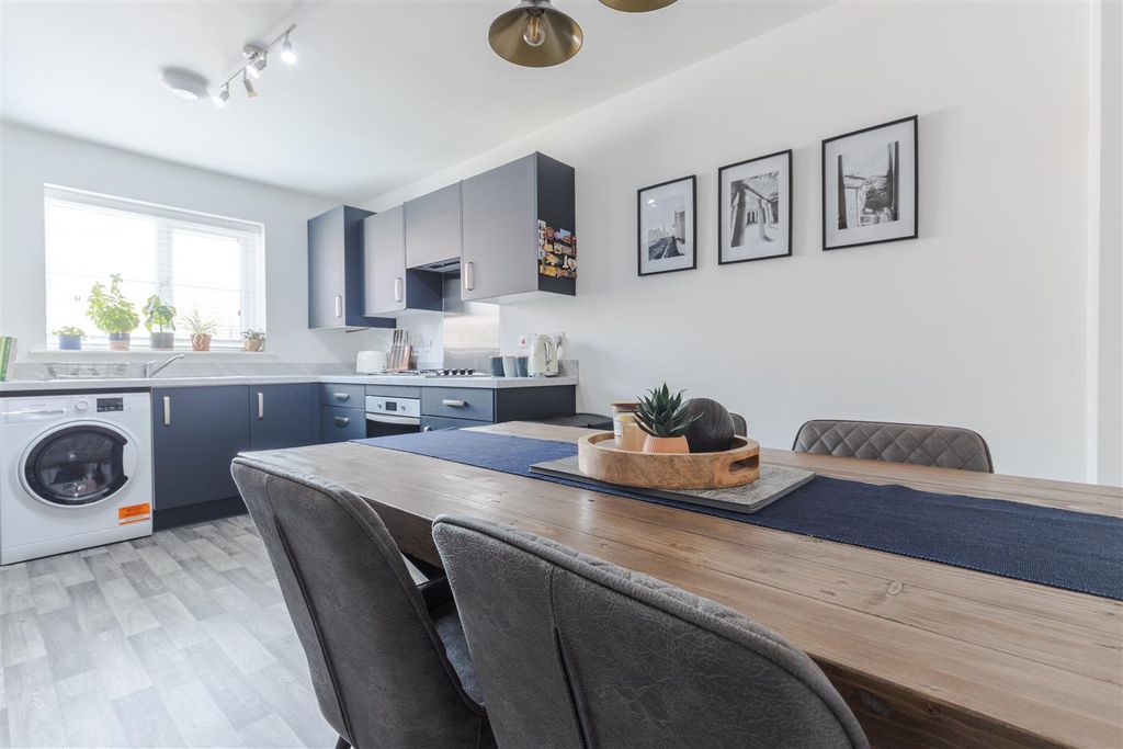 Property photo 3 of 16 Kitchen/Diner
