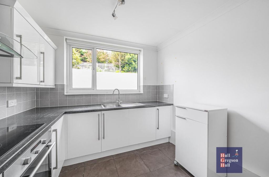 Property photo 2 of 17 311B4dcc-Df29-4322-9639-85F125210E3A.Jpg