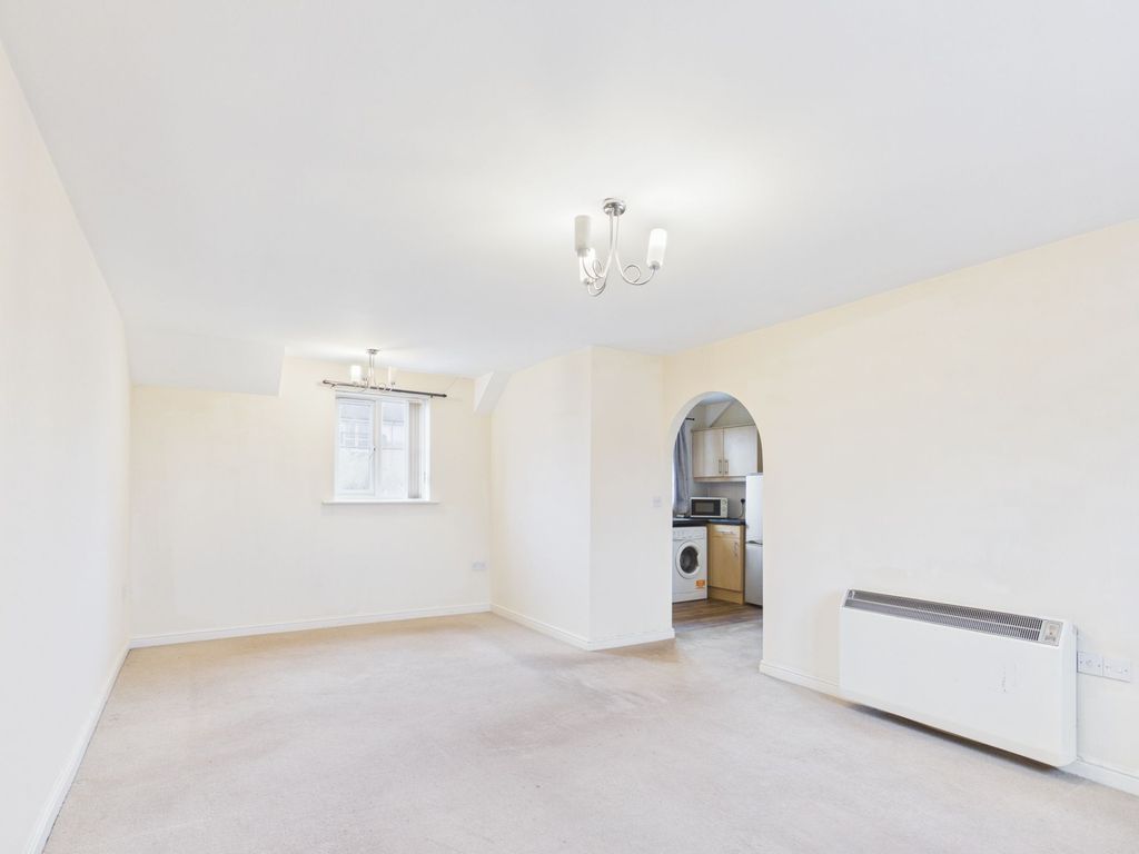 Property photo 1 of 32
