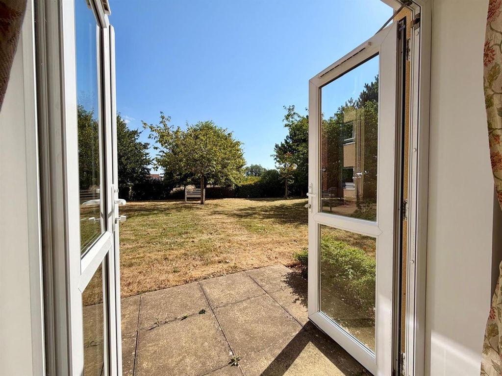 Property photo 2 of 17 Living Room To Patio &amp; Communal Garden