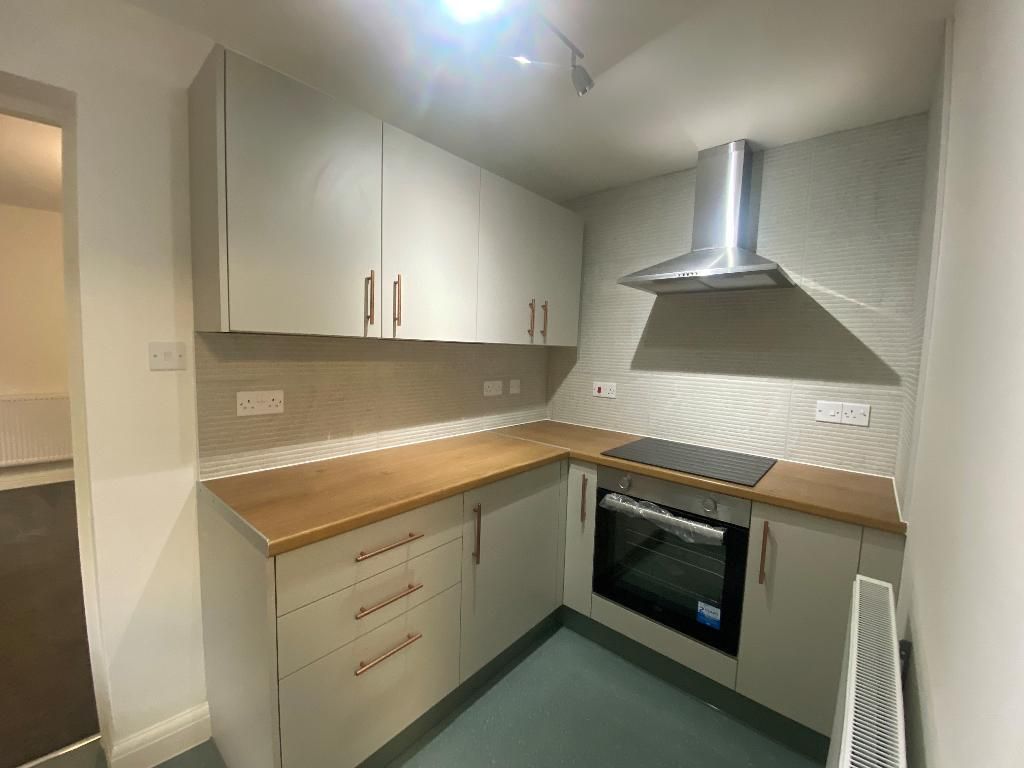 Property photo 3 of 7 Kitchen