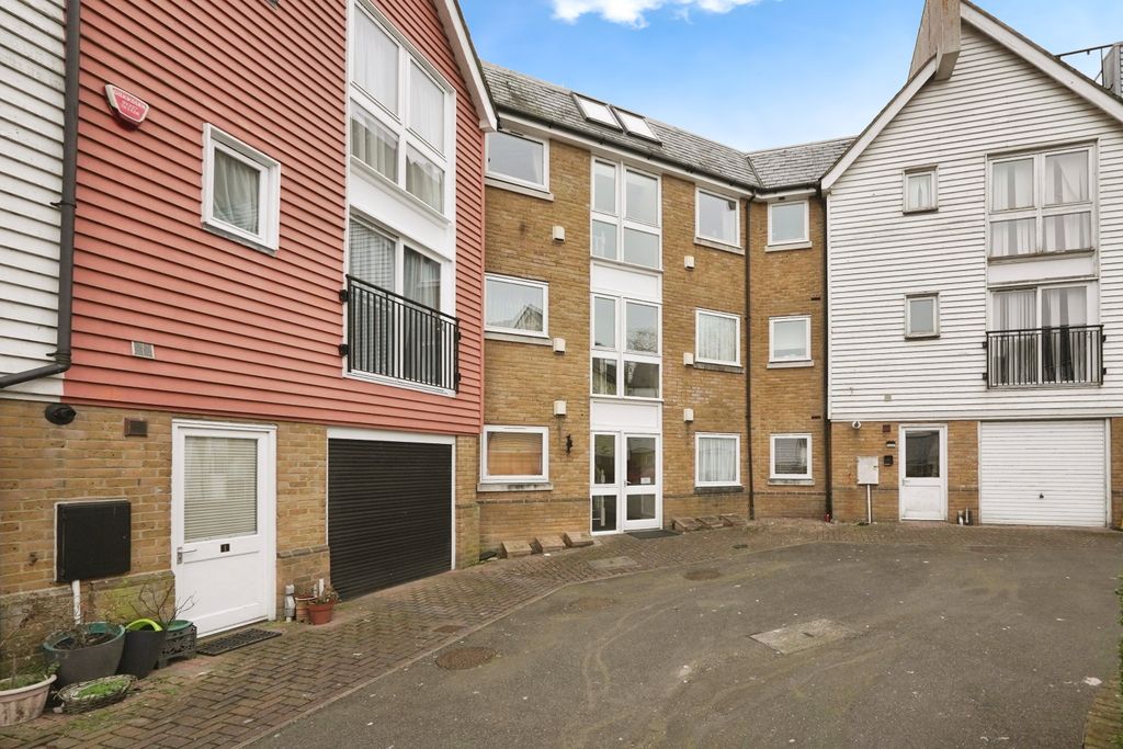 Property photo 2 of 16 Photography