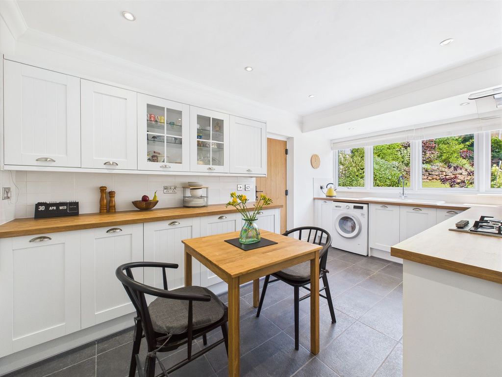 Property photo 3 of 19 Breakfast Kitchen