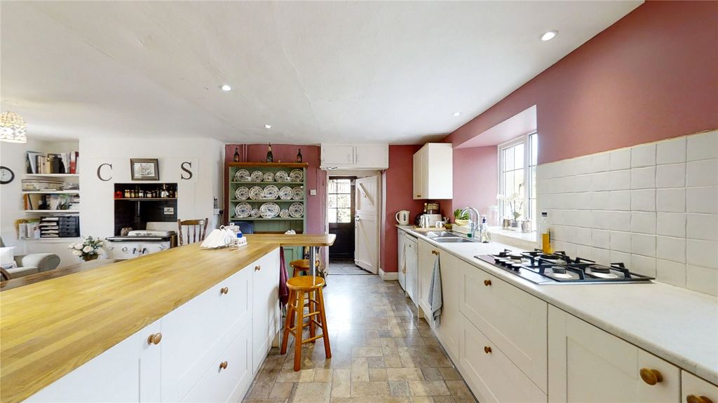 Property photo 3 of 19 Bampton Seddons