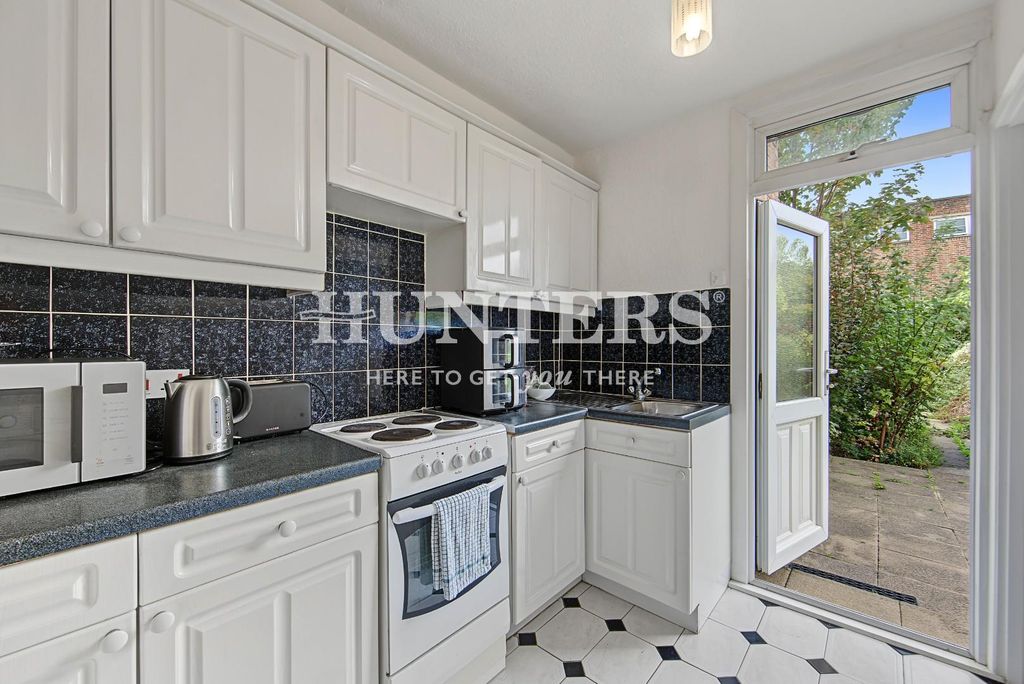 Property photo 2 of 12 Kitchen