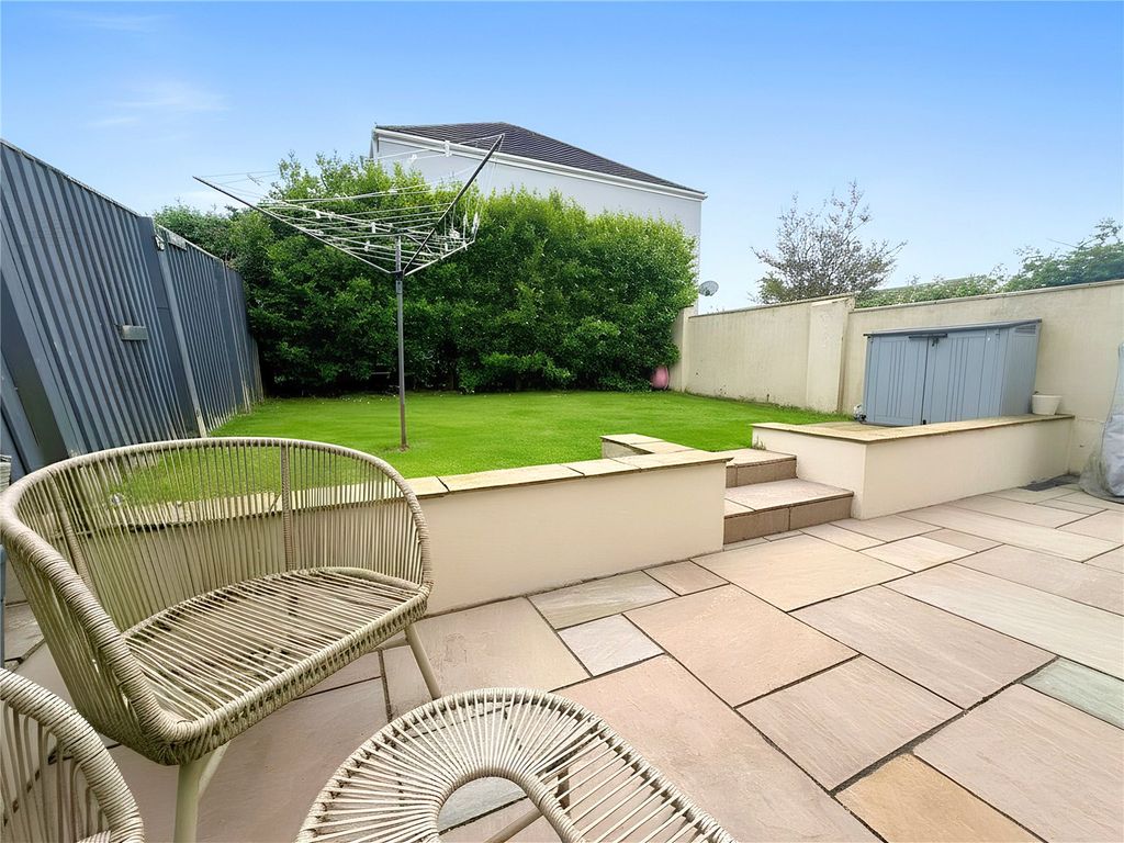 Property photo 2 of 23 Picture No. 20