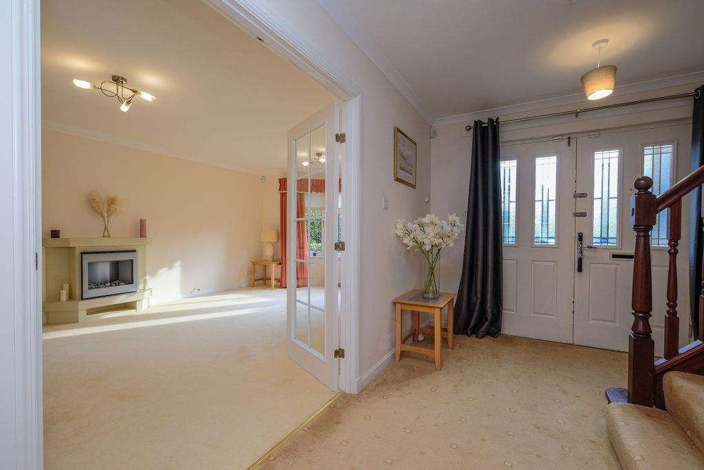 Property photo 2 of 41 Entrance Hall &amp; Lounge