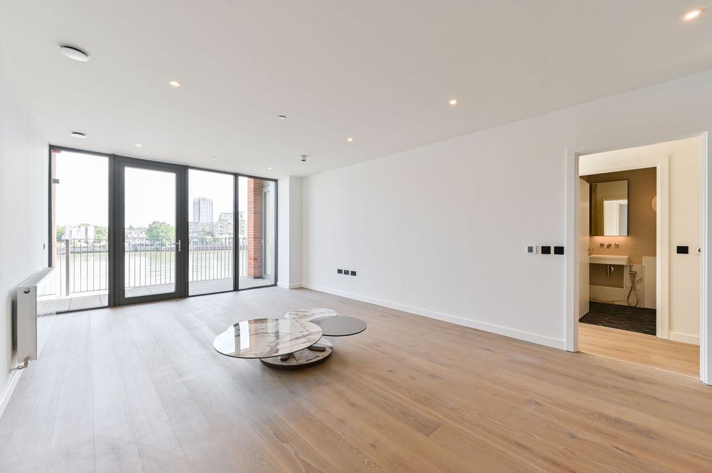 Property photo 1 of 27