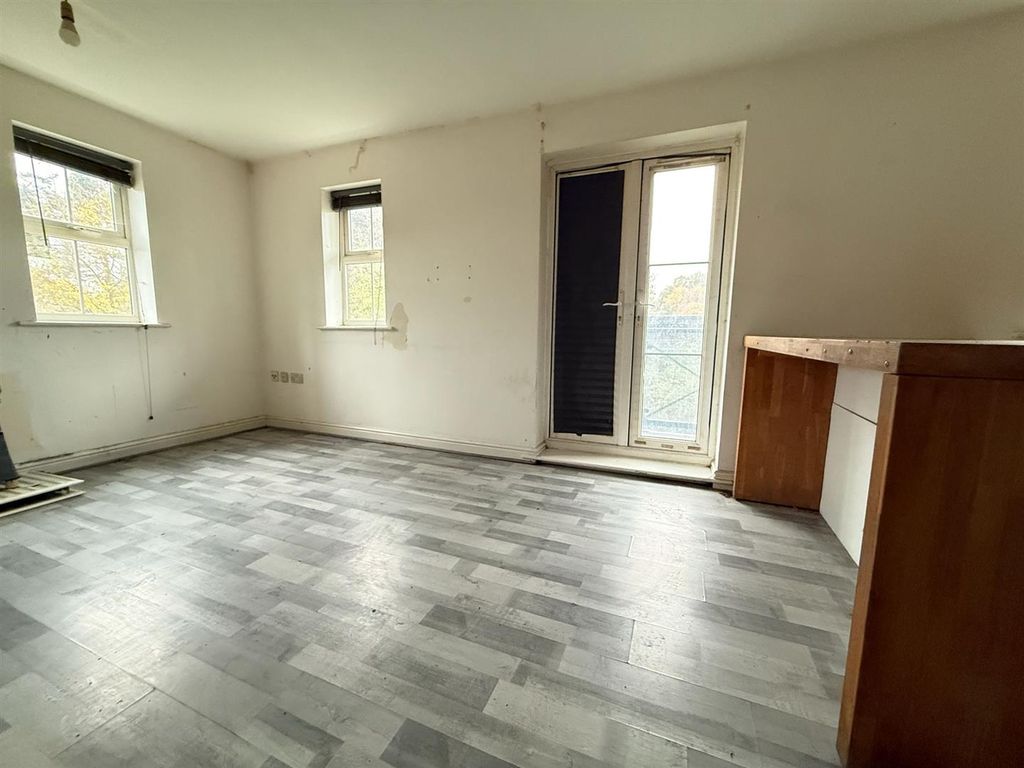 Property photo 2 of 7 02.Jpg