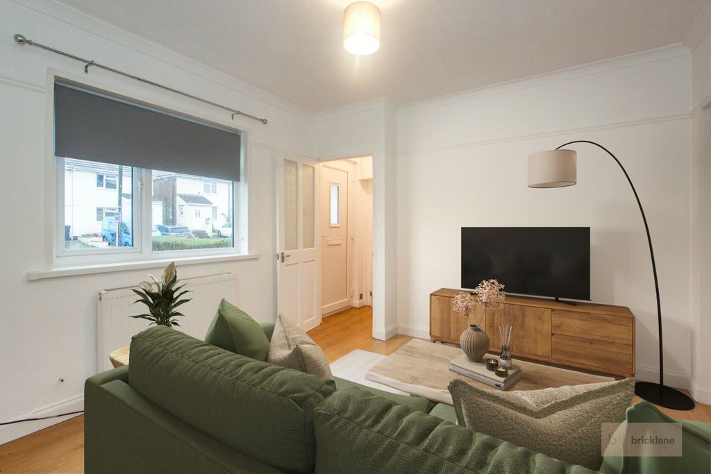 Property photo 3 of 9