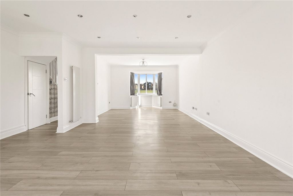 Property photo 2 of 21 Picture No. 03