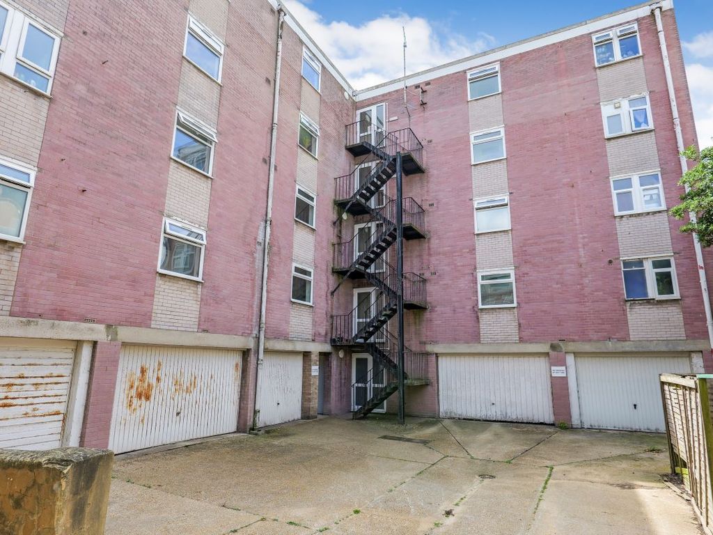 Property photo 3 of 7