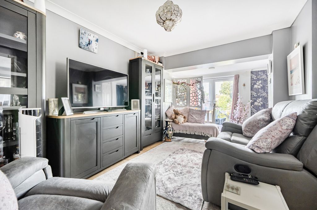 Property photo 2 of 17 1484920-8-6A43F6A...