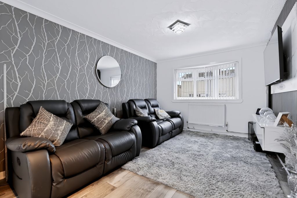 Property photo 2 of 28 Crum6354