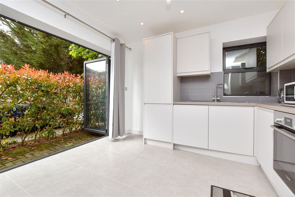 Property photo 3 of 8 Kitchen / Lounge / Diner