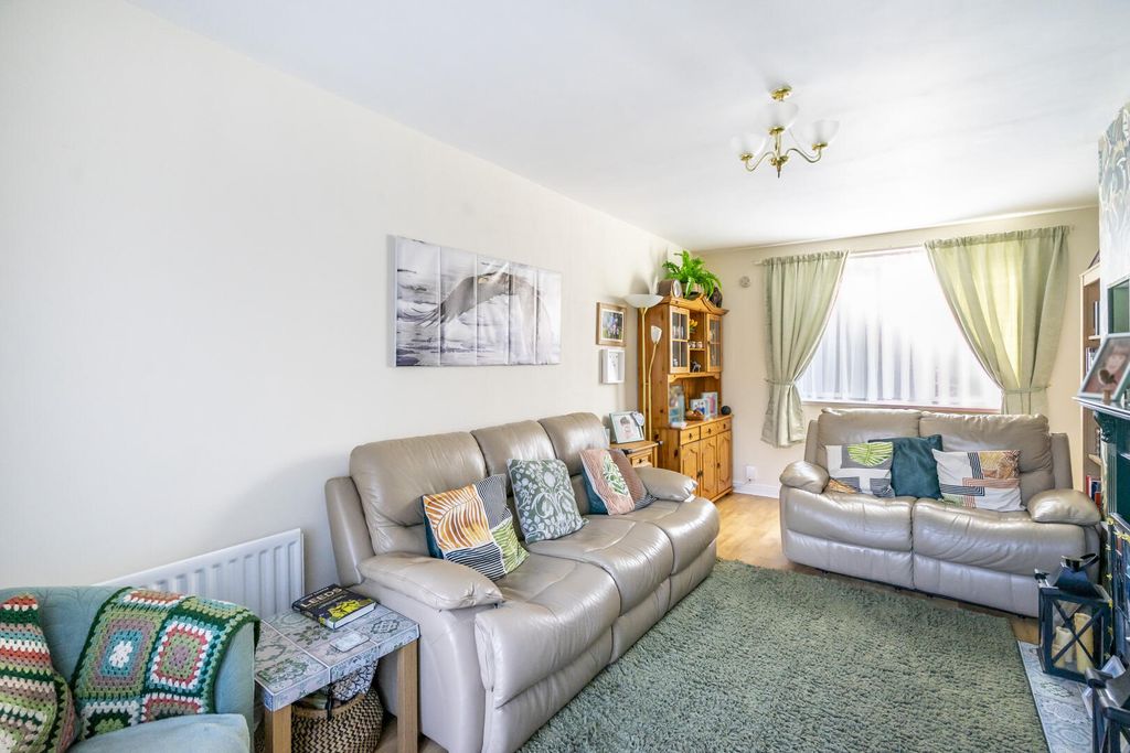 Property photo 2 of 17 Living Room