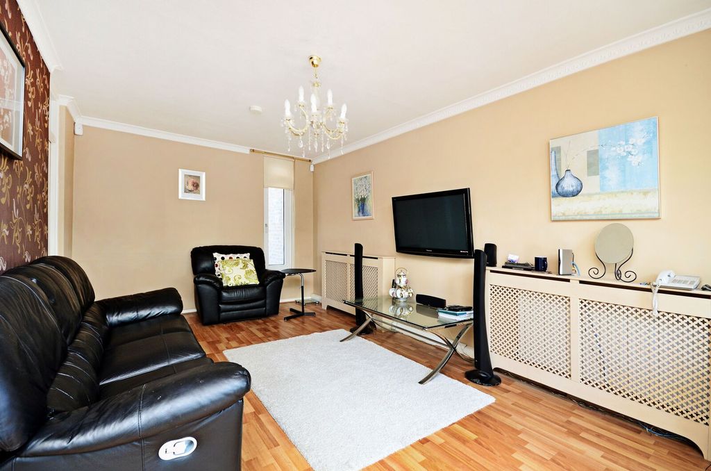 Property photo 2 of 9