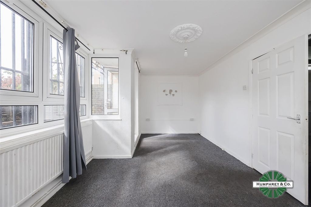 Property photo 1 of 19 496   Teviot Street -014.Jpg