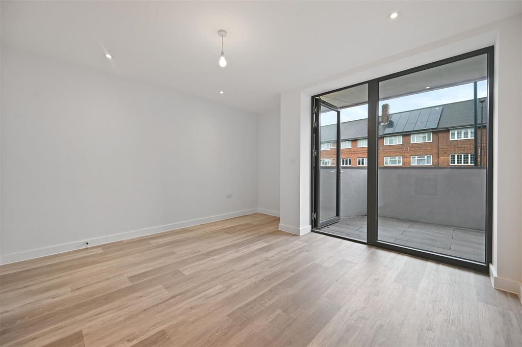 Property photo 1 of 10 Arc- Bejoux Court- Flat 17- Reception 9 (1).Jpg