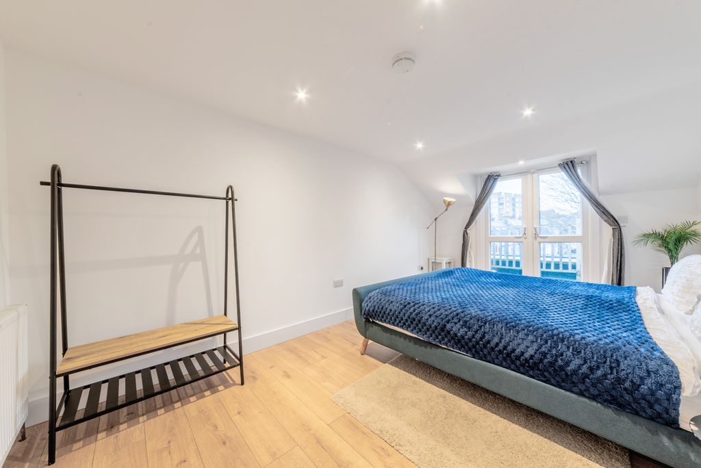 Property photo 1 of 38